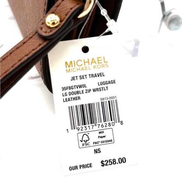 Michael Kors Large Double Zip Wallet
Wristlet Luggage - Picture 7 of 8